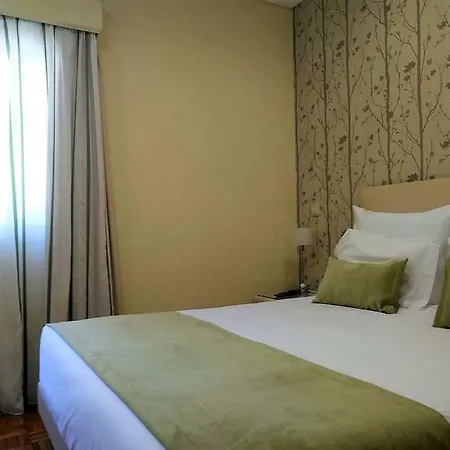 Adelaide Hotel Geres