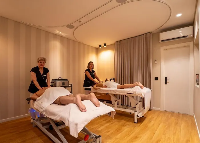 Adelaide 2* 제어스