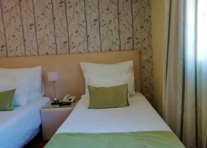 Adelaide 2* 제어스